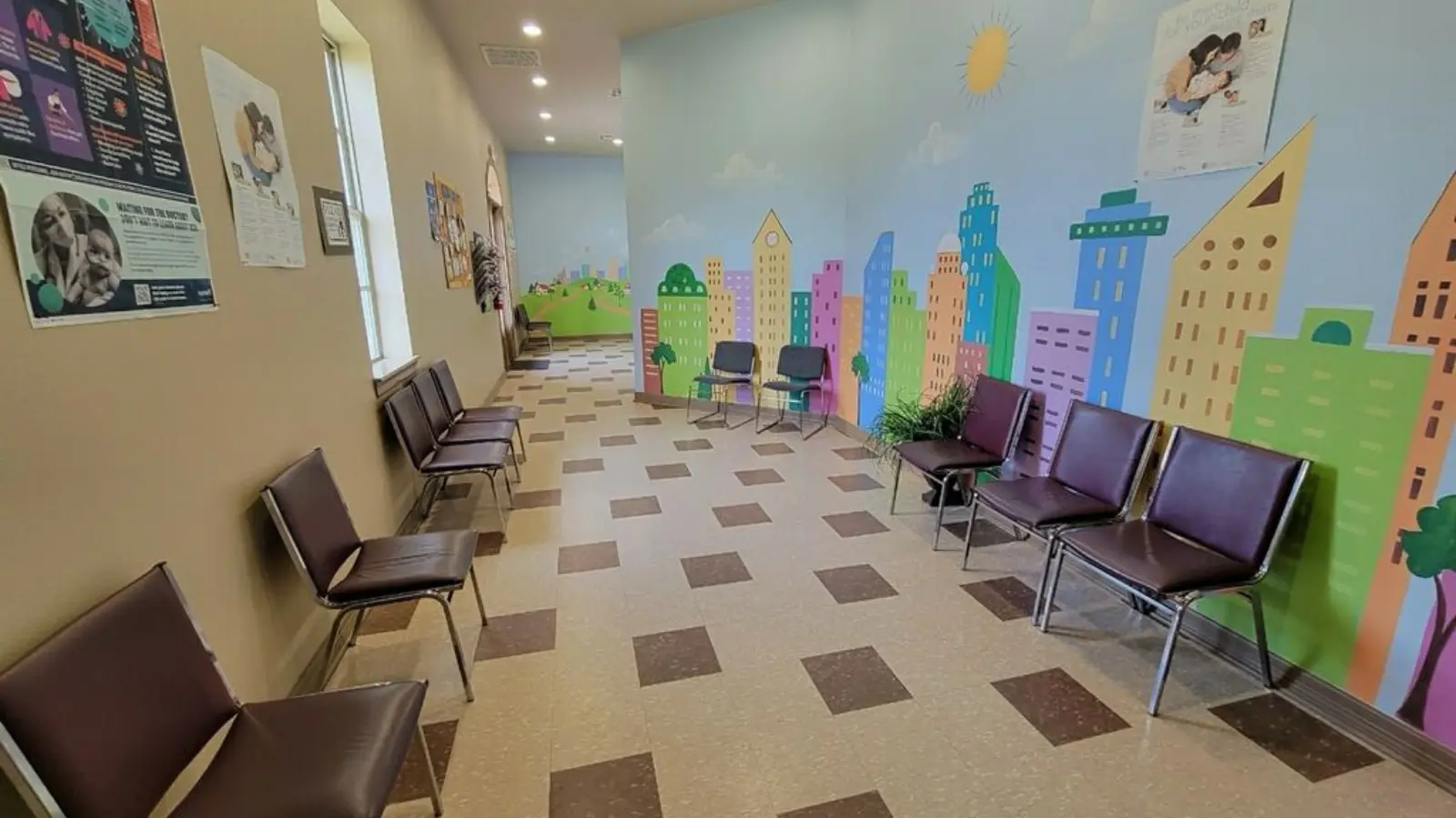 Kids Way Pediatric Clinic in Lake Jackson Sitting Area